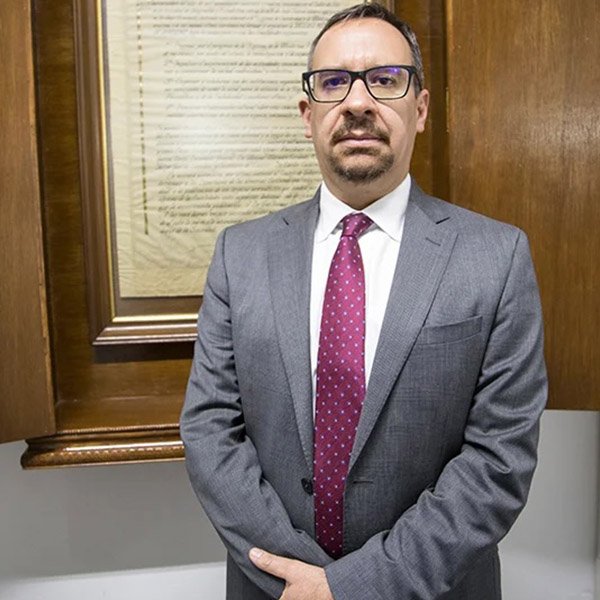 Dr. Miguel Betancourt Cravioto