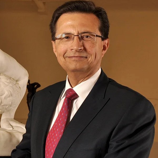 Dr. Roberto Tapia Conyer